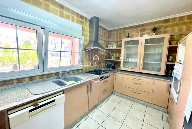 Resale - Villa - Detached -
Benijofar - pueblo
