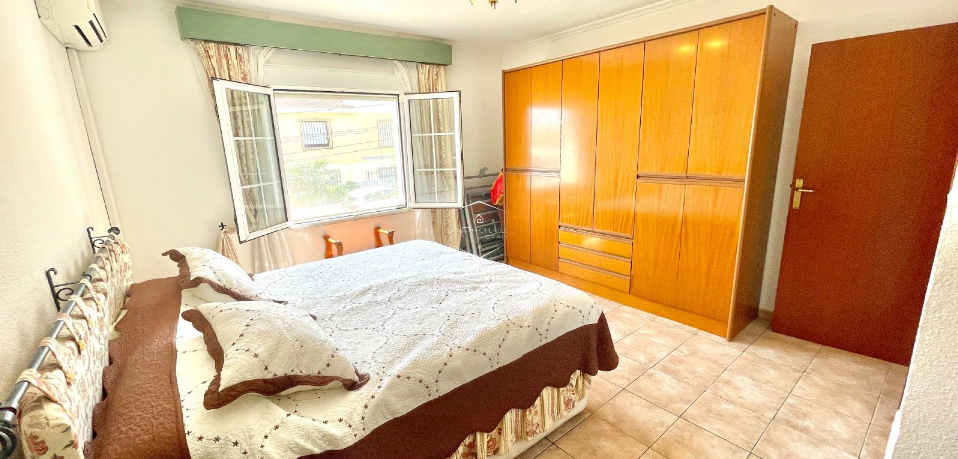 Resale - Villa - Detached -
Benijofar - pueblo