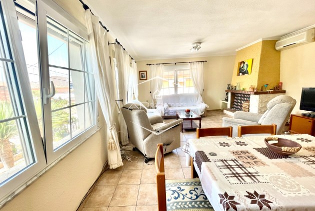 Resale - Villa - Detached -
Benijofar - pueblo