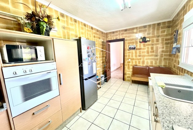 Resale - Villa - Detached -
Benijofar - pueblo