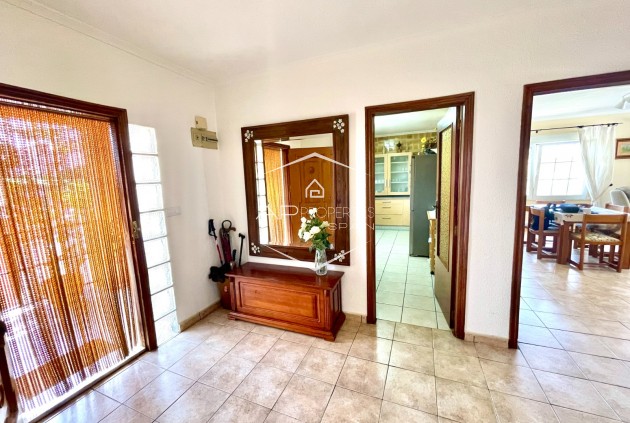 Resale - Villa - Detached -
Benijofar - pueblo