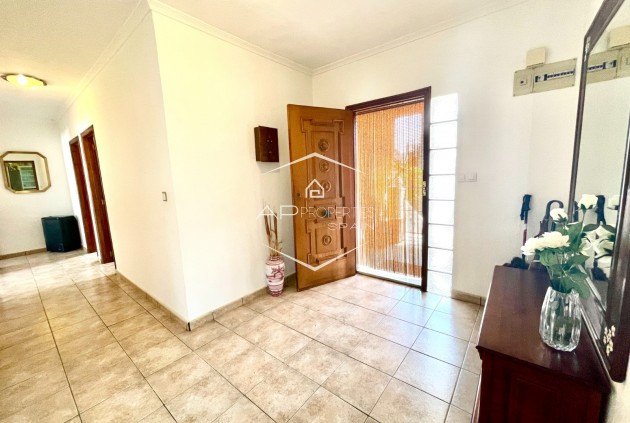 Resale - Villa - Detached -
Benijofar - pueblo