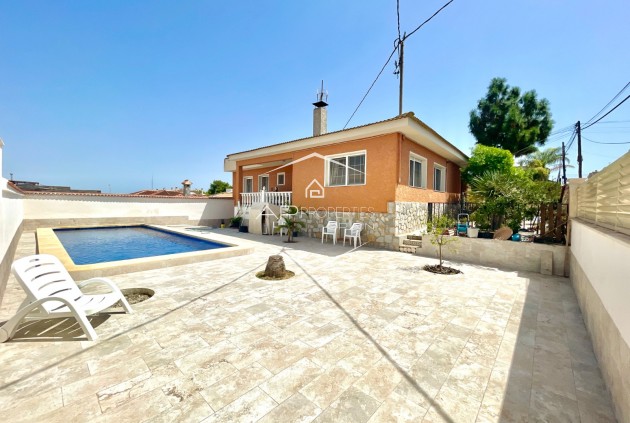 Resale - Villa - Detached -
Benijofar - pueblo