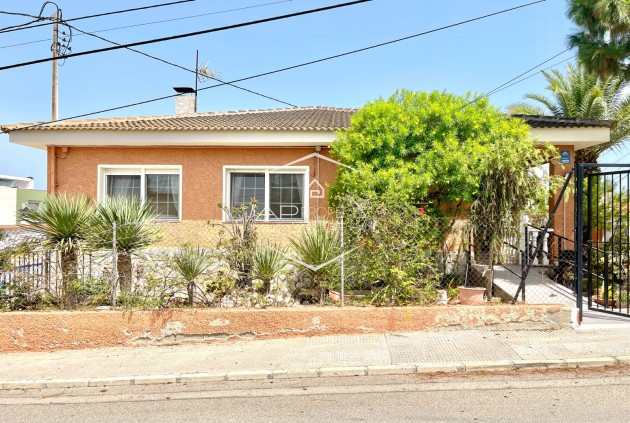 Resale - Villa - Detached -
Benijofar - pueblo