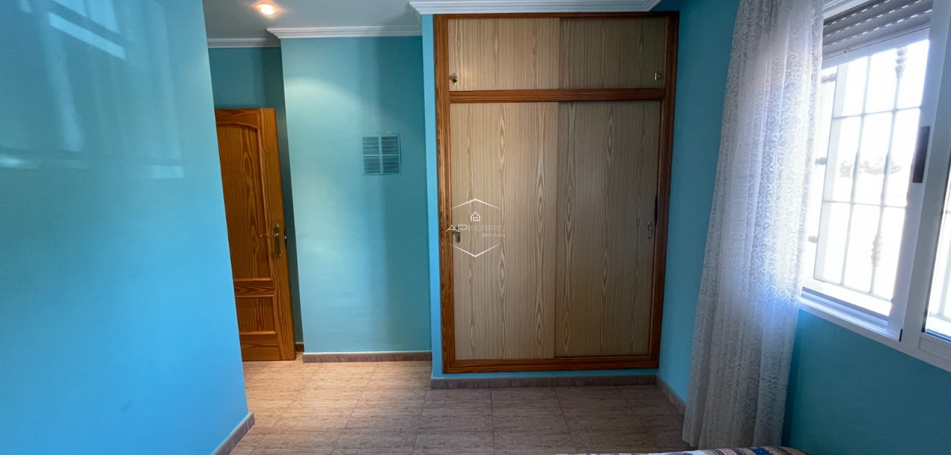 Reventa - Villa - Independiente -
Crevillente