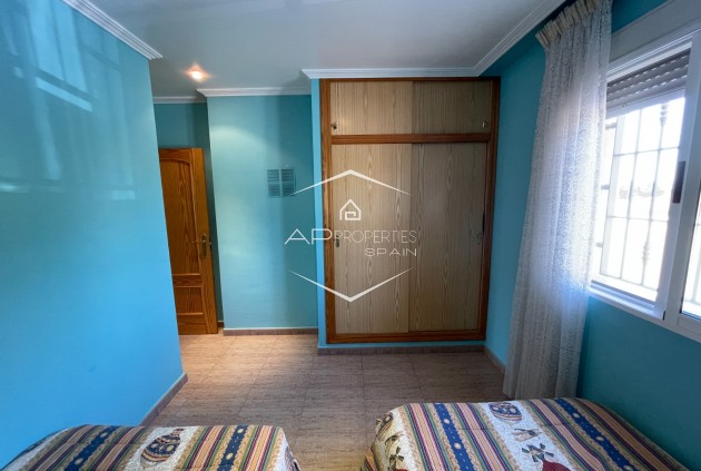 Reventa - Villa - Independiente -
Crevillente
