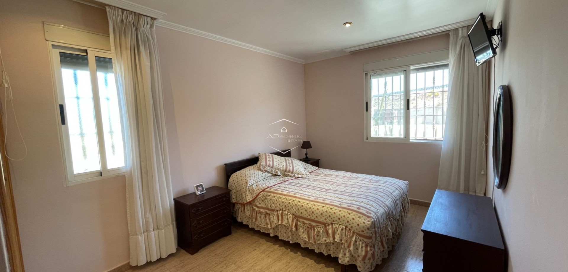 Reventa - Villa - Independiente -
Crevillente