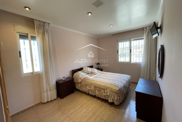 Reventa - Villa - Independiente -
Crevillente