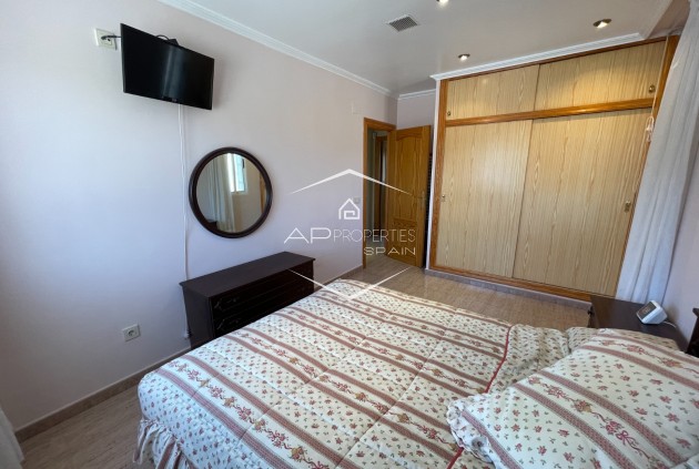 Reventa - Villa - Independiente -
Crevillente