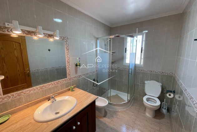 Reventa - Villa - Independiente -
Crevillente