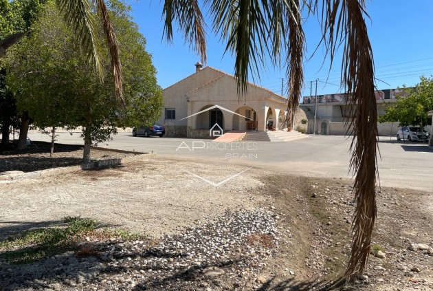 Reventa - Villa - Independiente -
Crevillente