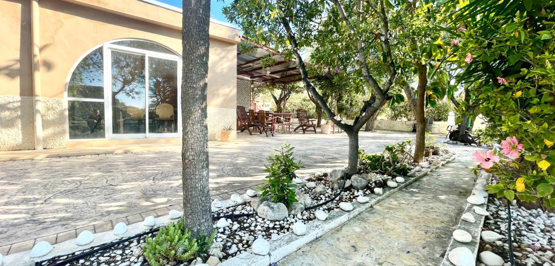 Resale - Finca / Country Property -
Crevillente