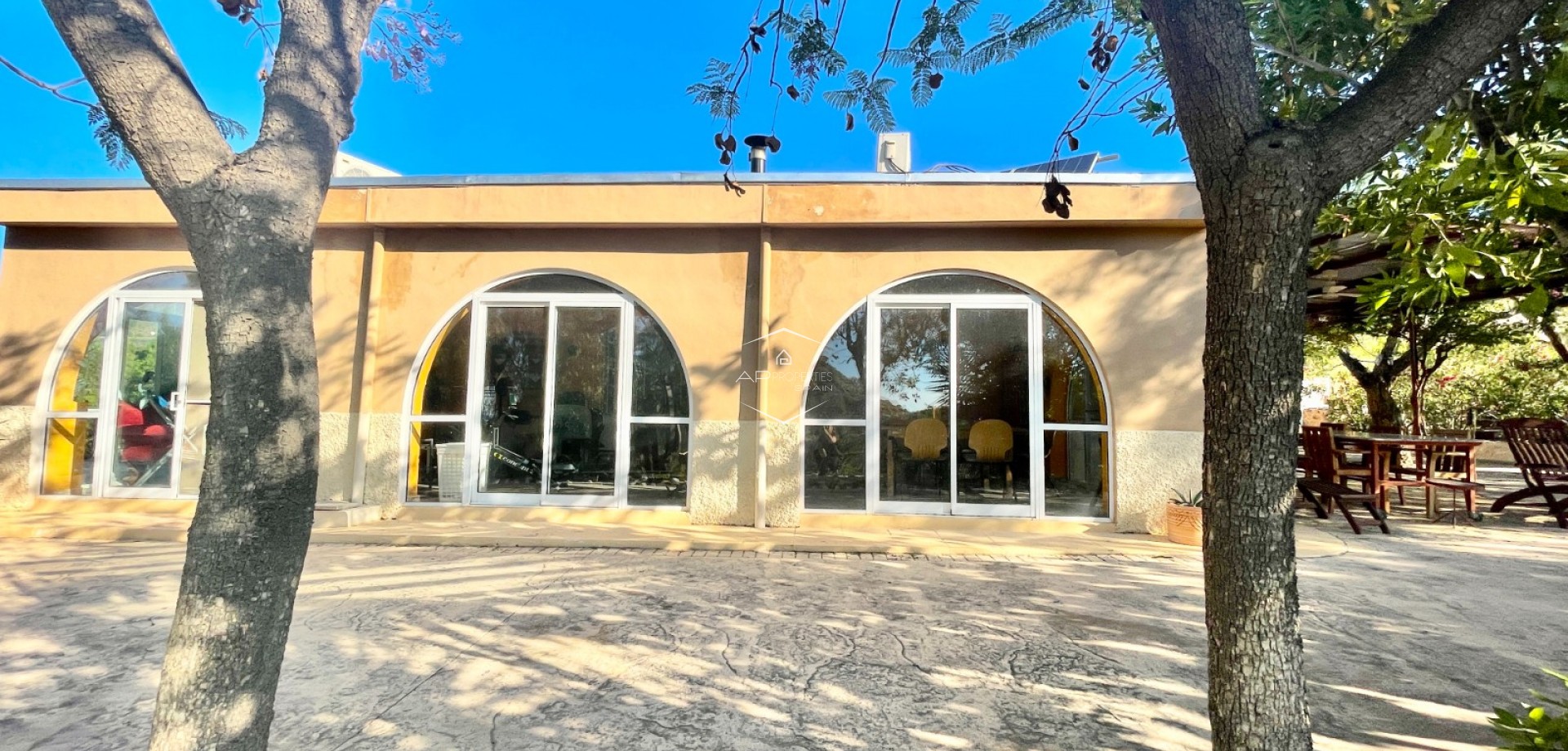 Resale - Finca / Country Property -
Crevillente