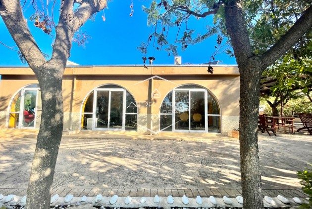 Herverkoop - Finca -
Crevillente