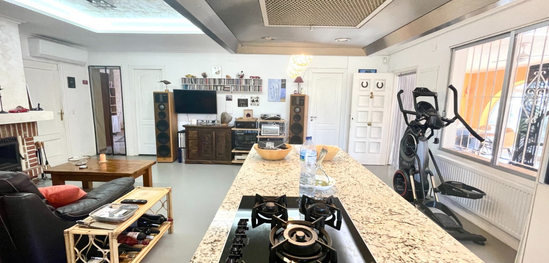 Resale - Finca / Country Property -
Crevillente