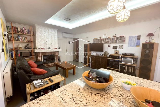 Resale - Finca / Country Property -
Crevillente