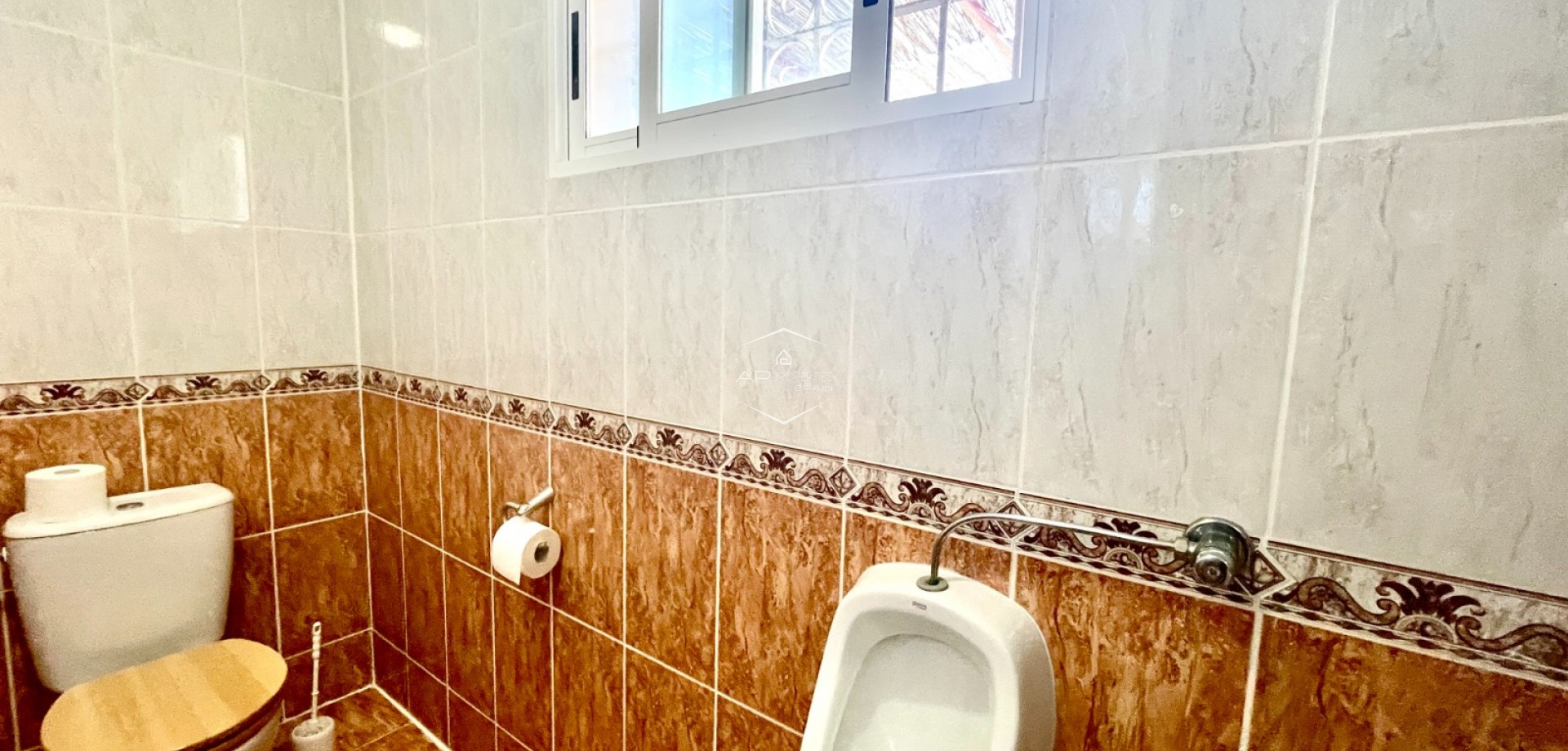 Resale - Finca / Country Property -
Crevillente
