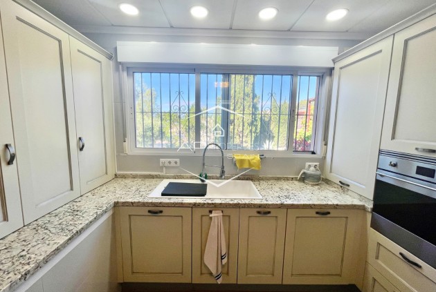 Resale - Finca / Country Property -
Crevillente