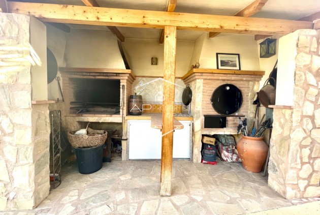 Resale - Finca / Country Property -
Crevillente