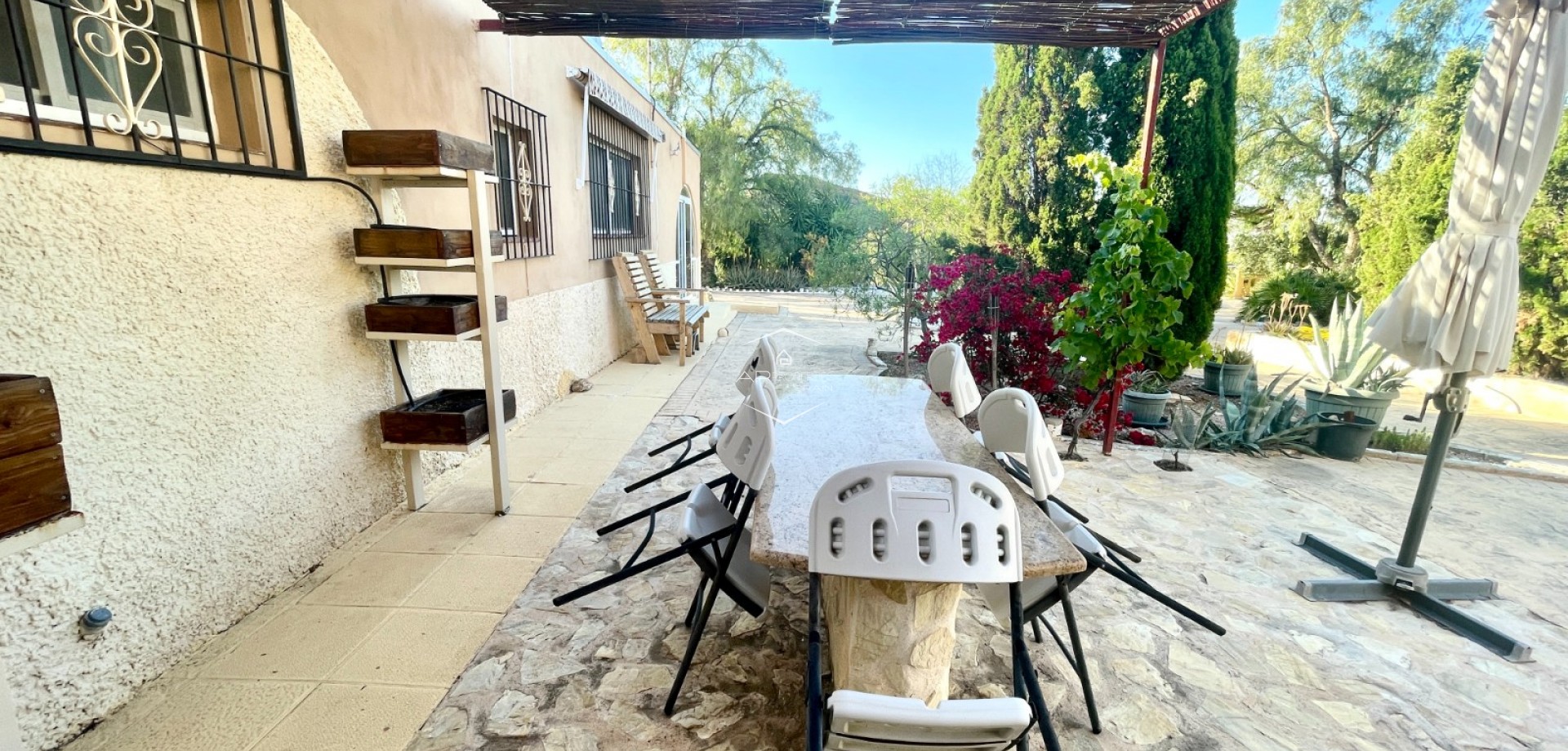 Resale - Finca / Country Property -
Crevillente