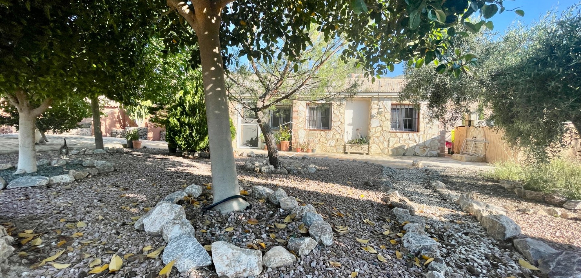 Resale - Finca / Country Property -
Crevillente