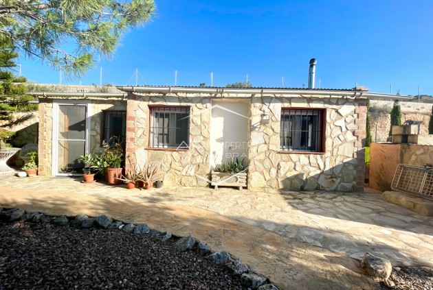 Resale - Finca / Country Property -
Crevillente