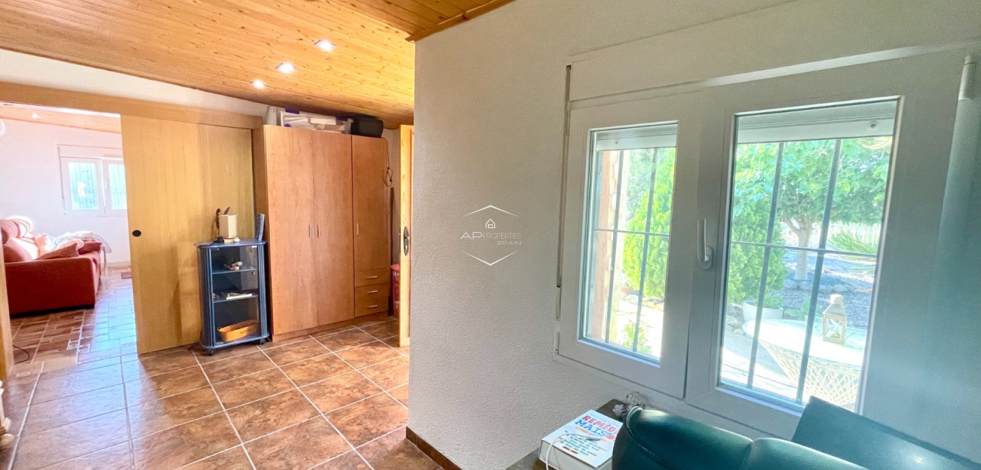 Resale - Finca / Country Property -
Crevillente