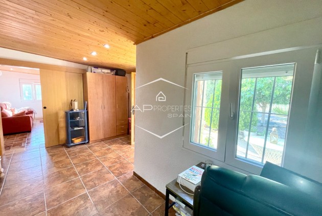 Resale - Finca / Country Property -
Crevillente