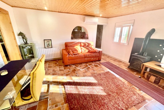 Resale - Finca / Country Property -
Crevillente