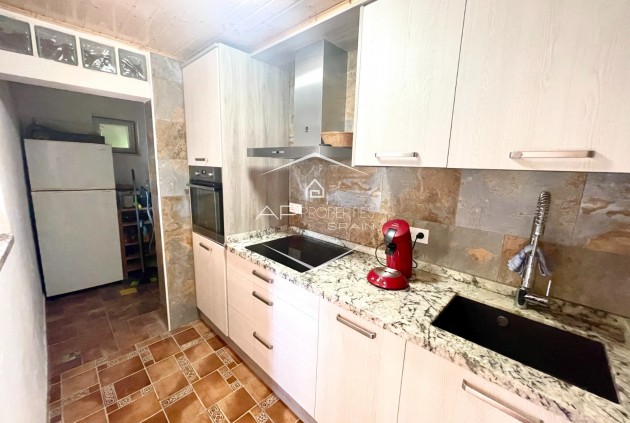 Resale - Finca / Country Property -
Crevillente