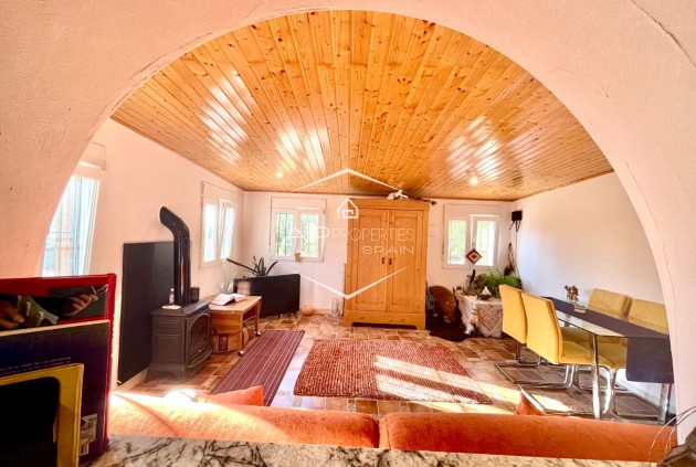 Resale - Finca / Country Property -
Crevillente