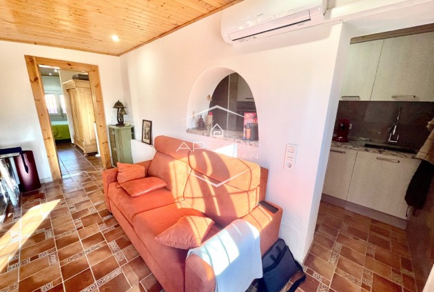 Resale - Finca / Country Property -
Crevillente