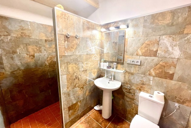 Resale - Finca / Country Property -
Crevillente