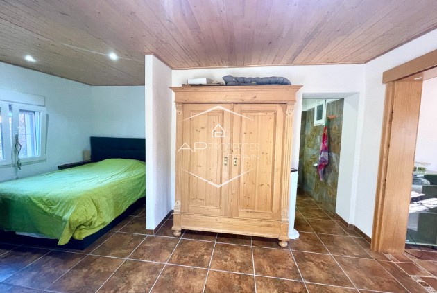 Resale - Finca / Country Property -
Crevillente