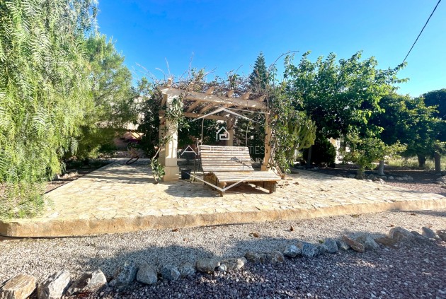 Resale - Finca / Country Property -
Crevillente