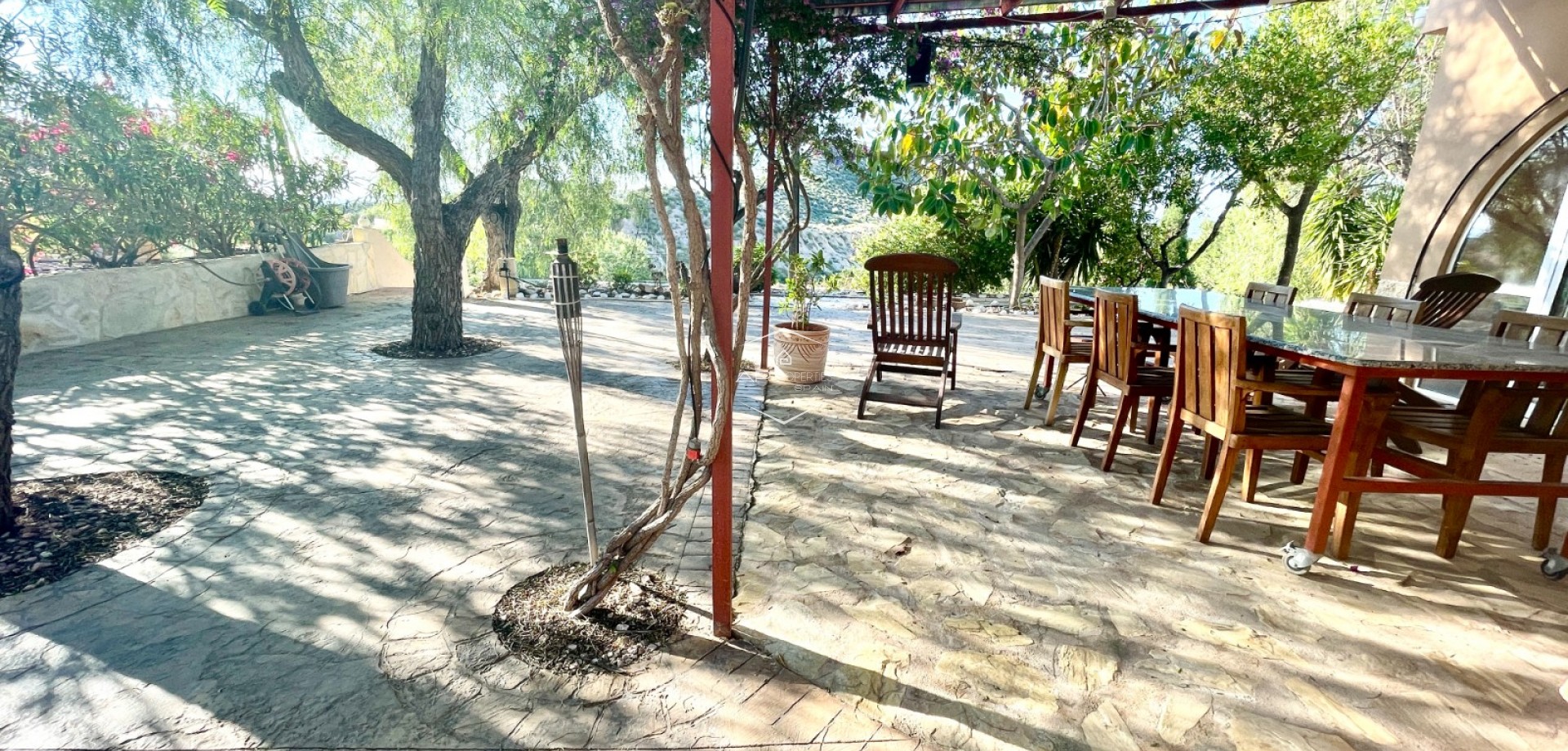 Resale - Finca / Country Property -
Crevillente