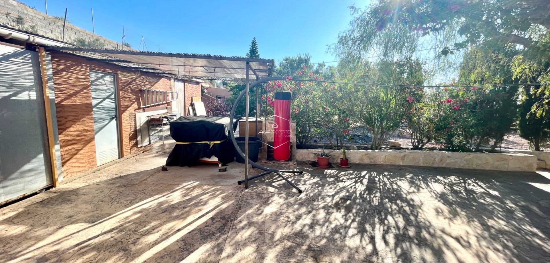 Resale - Finca / Country Property -
Crevillente