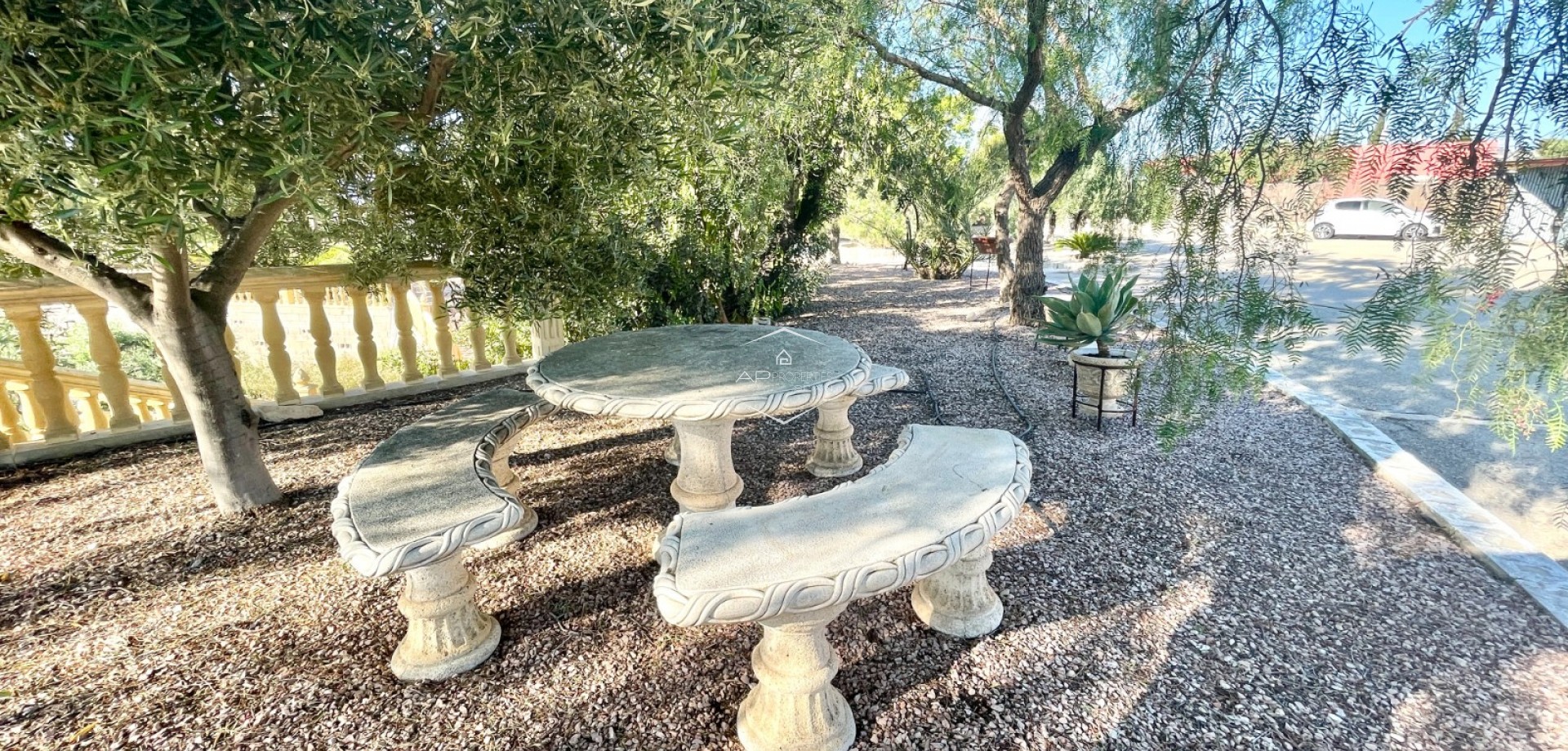Resale - Finca / Country Property -
Crevillente