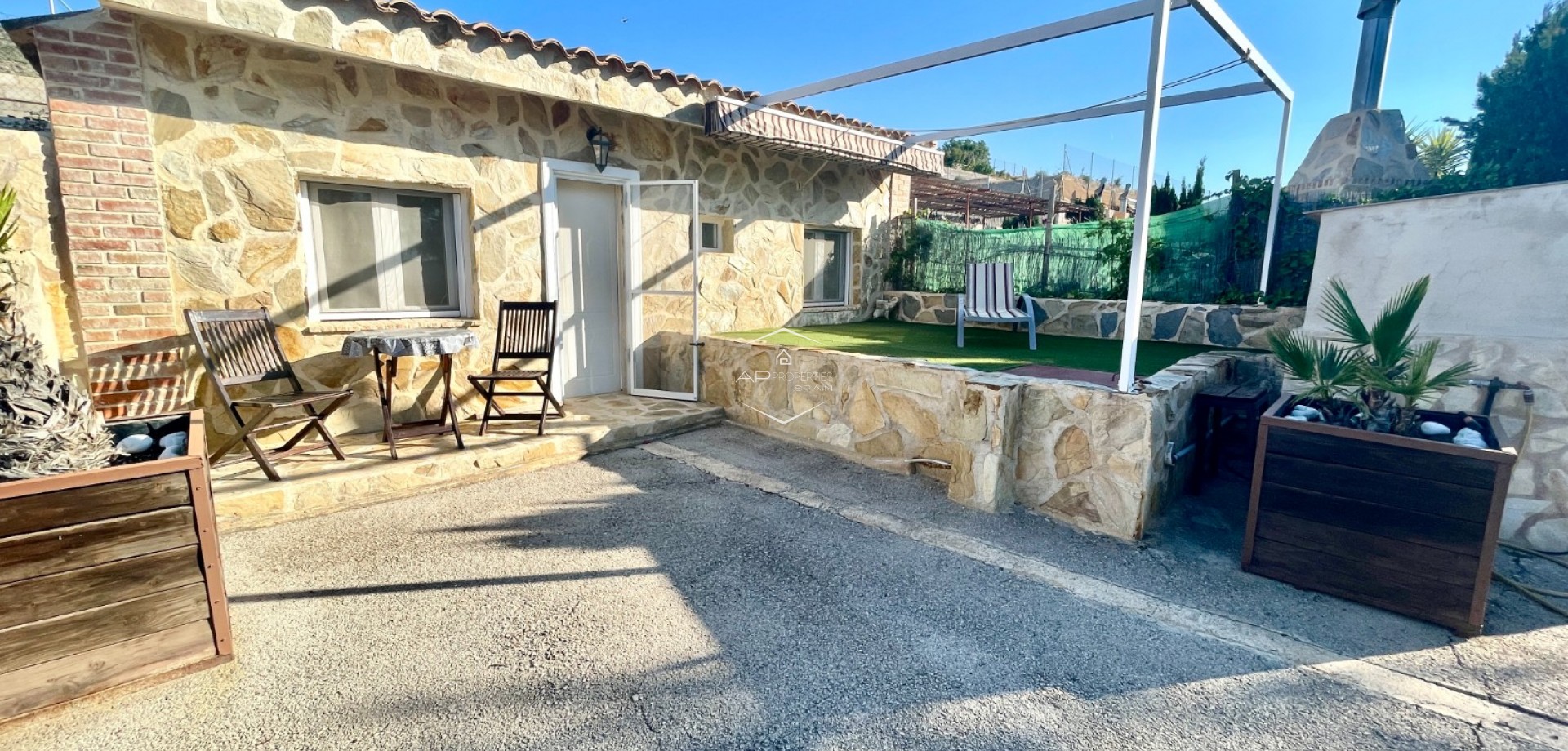 Resale - Finca / Country Property -
Crevillente
