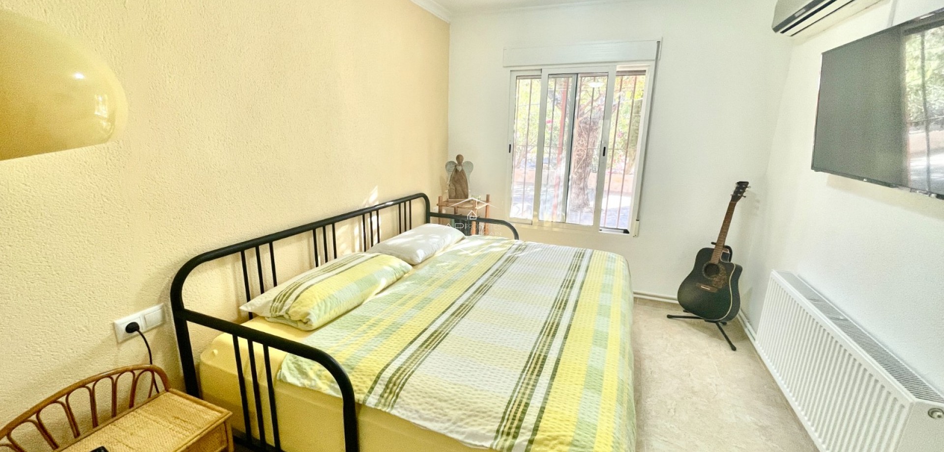 Resale - Finca / Country Property -
Crevillente