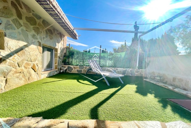 Resale - Finca / Country Property -
Crevillente
