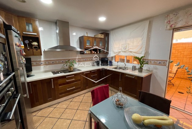 Resale - Townhouse -
Elche - Center