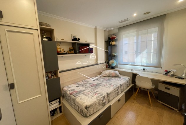 Resale - Townhouse -
Elche - Center