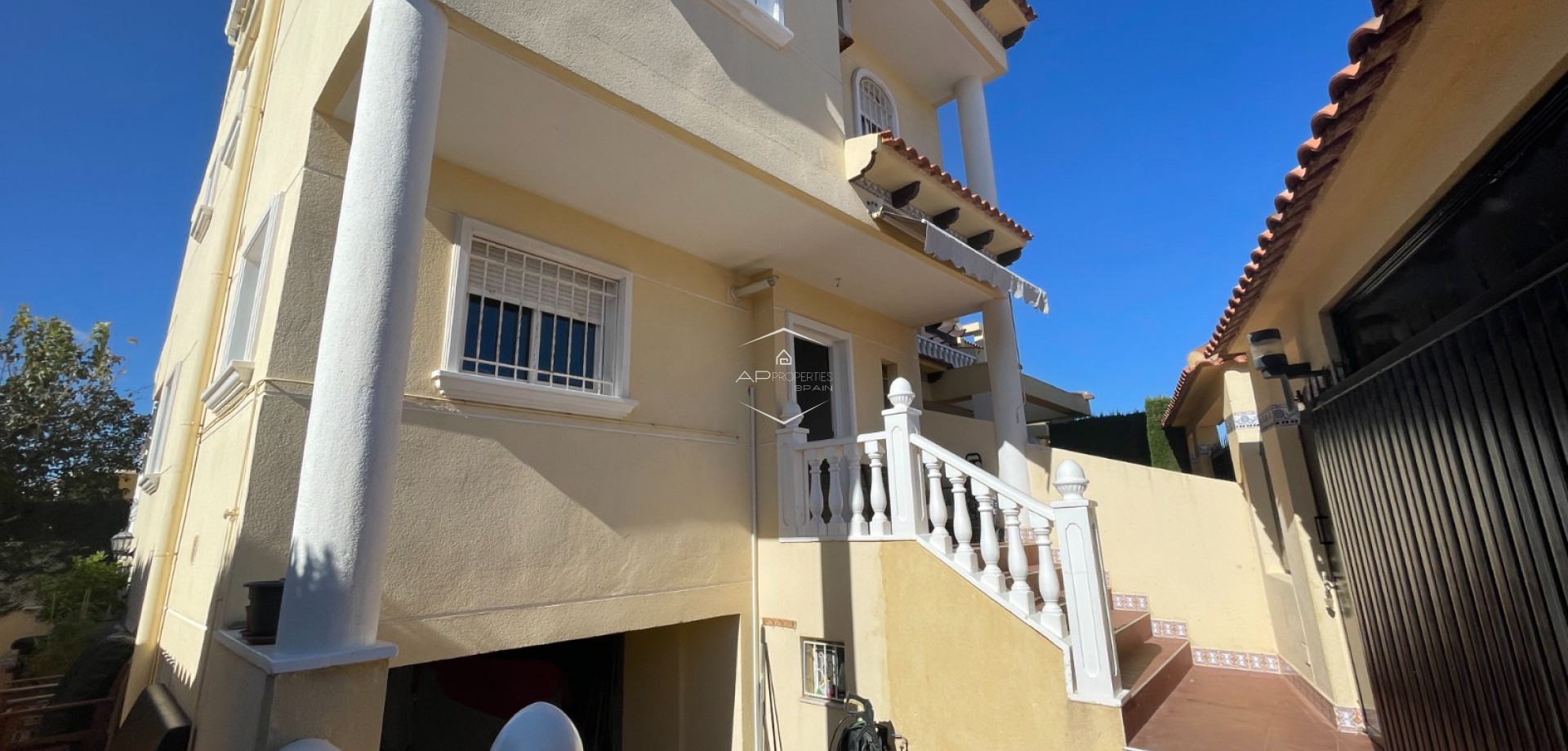 Resale - Villa - Detached -
Guardamar del Segura - Guardamar pueblo