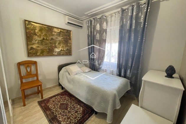 Resale - Villa - Detached -
Guardamar del Segura - Guardamar pueblo