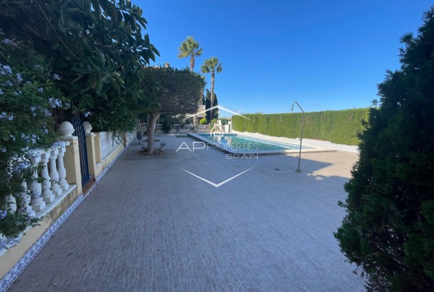 Resale - Villa - Detached -
Guardamar del Segura - Guardamar pueblo
