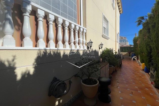Resale - Villa - Detached -
Guardamar del Segura - Guardamar pueblo