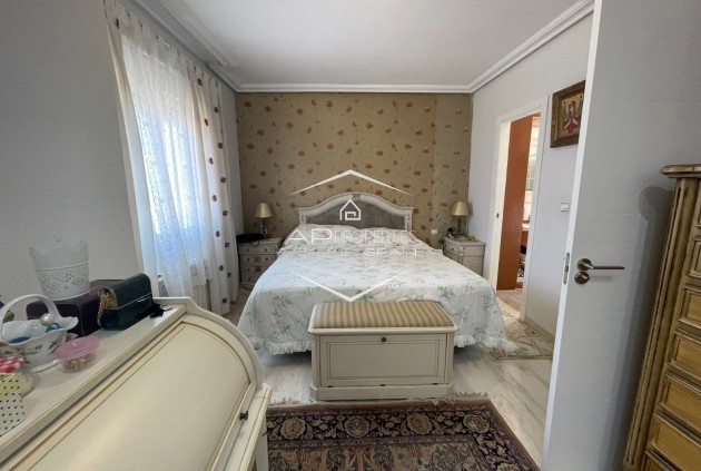 Resale - Villa - Detached -
Guardamar del Segura - Guardamar pueblo