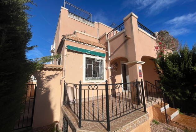Resale - Townhouse -
Los Montesinos - La Herrada
