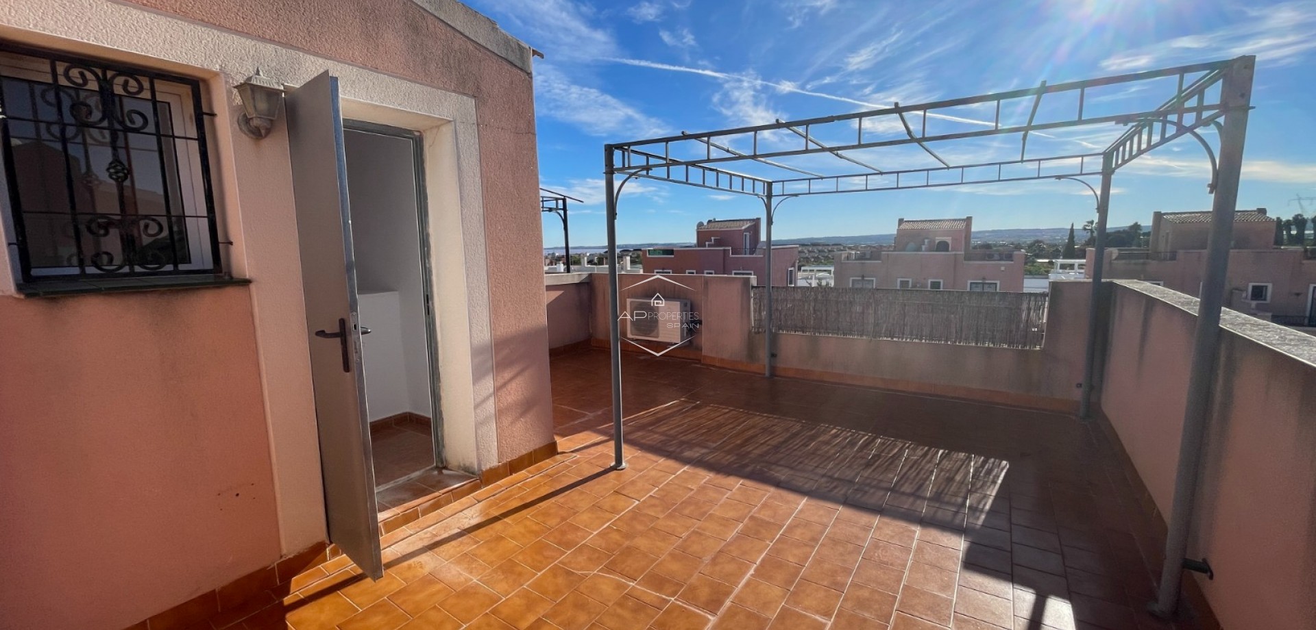 Resale - Townhouse -
Los Montesinos - La Herrada